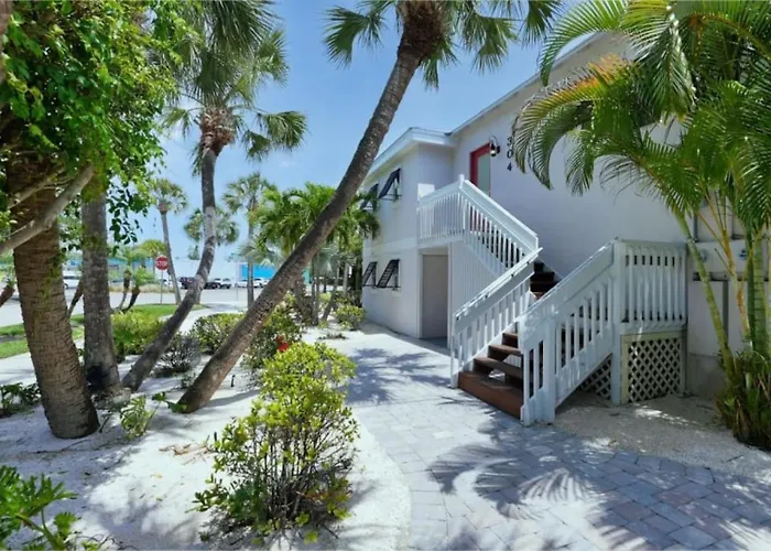 Canal Upper-Gorgeous 3 Bed 3 Bath Near Sk Village Siesta Key